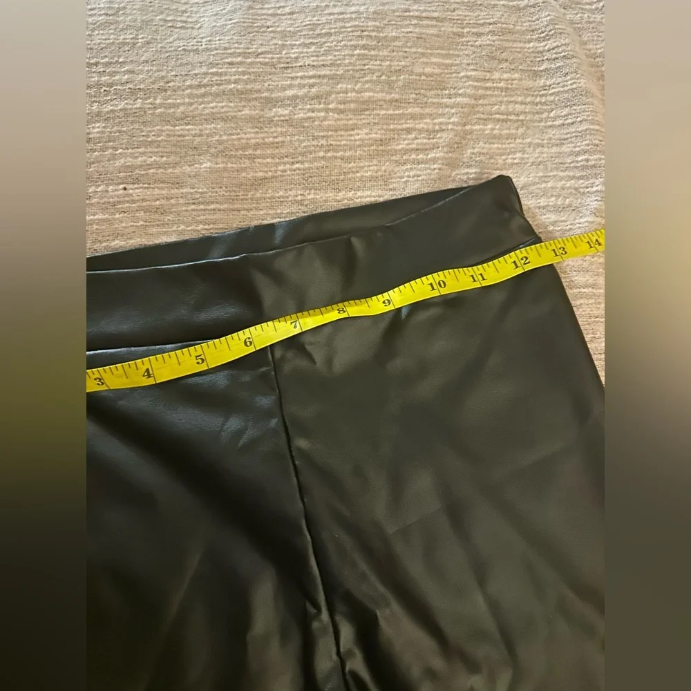 Lulu’s Vegan Leather Leggings - Picture 8 of 9